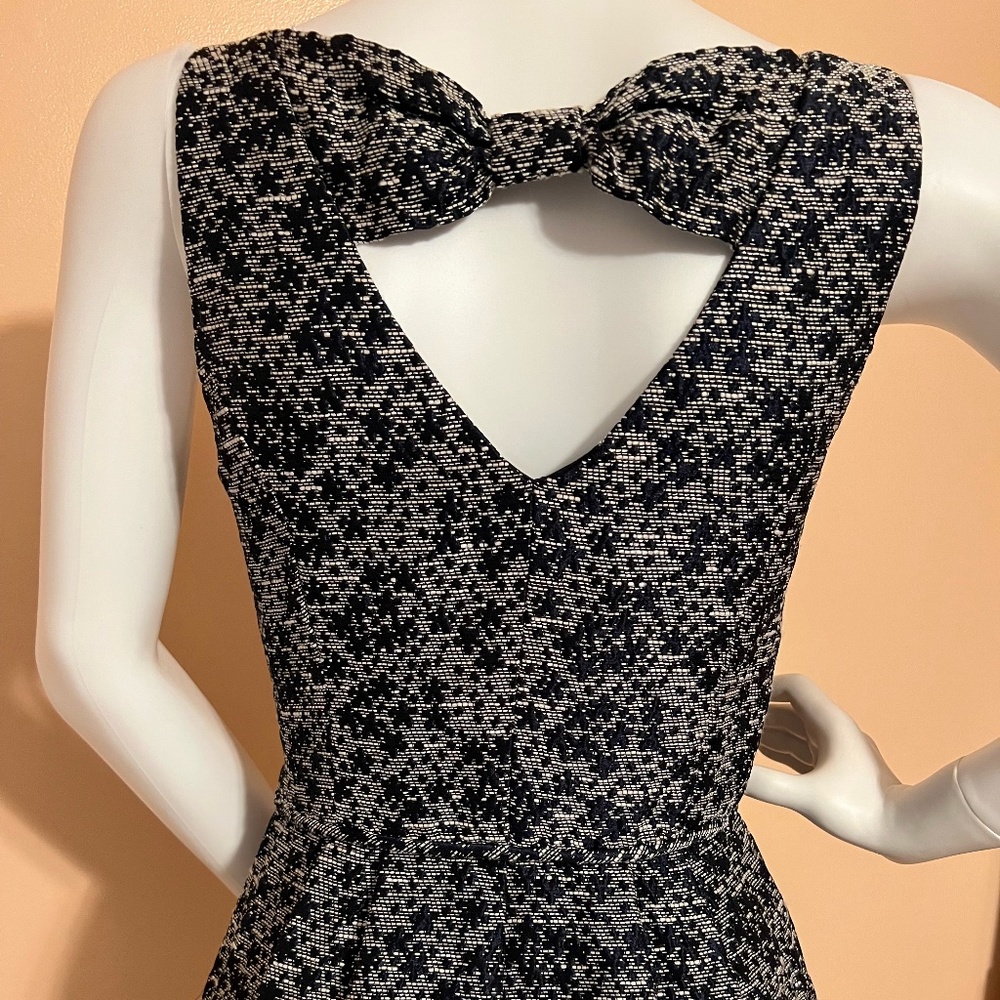 Trina Turk Bow on Back, Lined Lace, Knee-Length Dress - Picture 3 of 10
